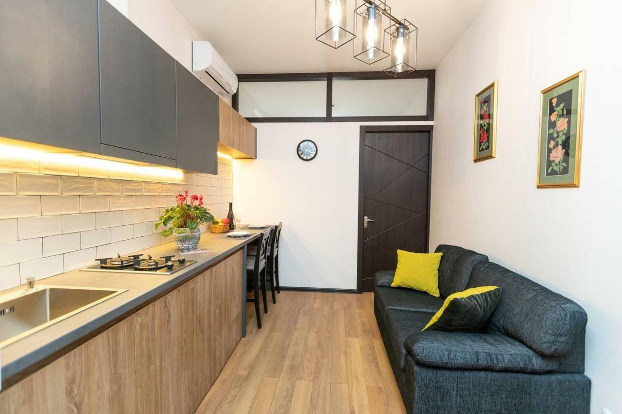Wehost Cozy Nest Apartment Tbilisi Ngoại thất bức ảnh